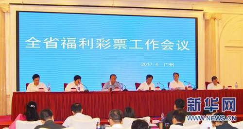 不光是老婆的事儿，还有集团继承人地位的事儿，而且他还想好好找一找苏若离的下落，毕竟是自己的骨肉，现在生死不卜，总是要想办法找一找，万一她还活着呢？如果是自己找到她，还能想办法偷偷给她安排一个归宿，让她到这世界上的某个角落、隐姓埋名的生活。